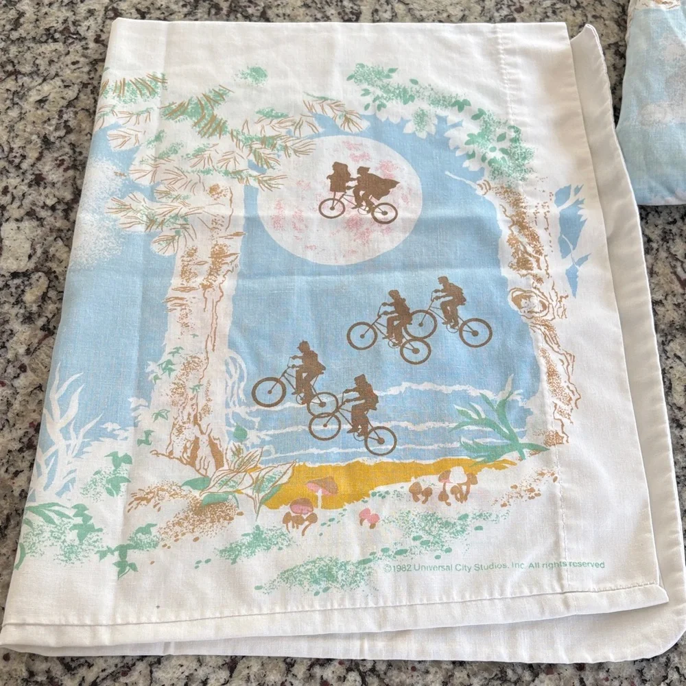1982 E.T. Twin Bed Sheet Set